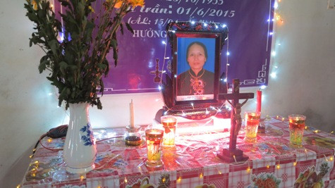 Sau nạn nhân đầu tiên 2 ngày , vào ngày 3/6 bà Nguyễn Thị An là nạn nhân thứ 2 tại xã Nghi Thạch, huyện Nghi Lộc Nghệ An tử vong nghi do nắng nóng (ảnh Xuân Hòa) Sau nạn nhân đầu tiên 2 ngày , vào ngày 3/6 bà Nguyễn Thị An là nạn nhân thứ 2 tại xã Nghi Thạch, huyện Nghi Lộc Nghệ An tử vong nghi do nắng nóng (ảnh Xuân Hòa)