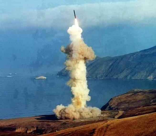 Tên lửa đạn đạo xuyên lục địa Minuteman III Mỹ (ảnh tư liệu) Tên lửa đạn đạo xuyên lục địa Minuteman III Mỹ (ảnh tư liệu)