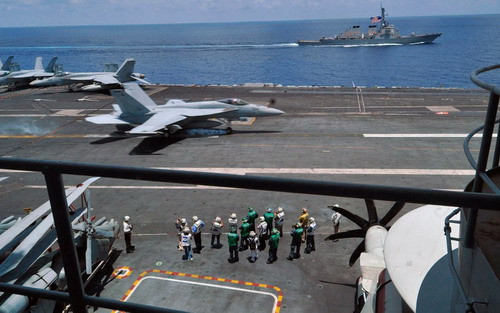 Tháng 8 năm 2011, tàu sân bay USS George Washington Hải quân Mỹ thăm Việt Nam (ảnh tư liệu) Tháng 8 năm 2011, tàu sân bay USS George Washington Hải quân Mỹ thăm Việt Nam (ảnh tư liệu)