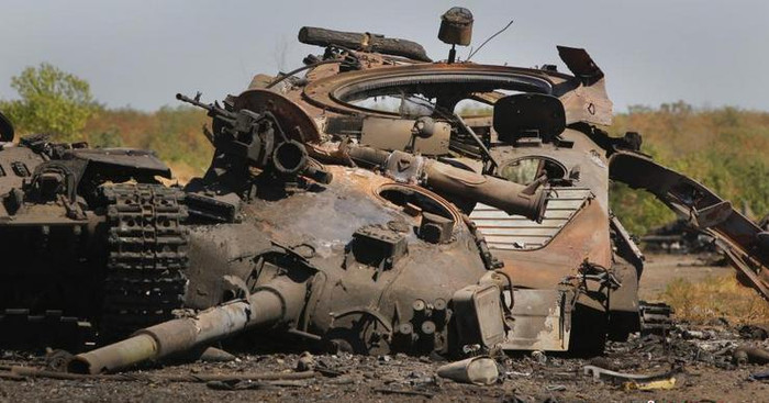 Xe tăng Quân đội Ukraine tại hiện trường ngày 2 tháng 9 năm 2014