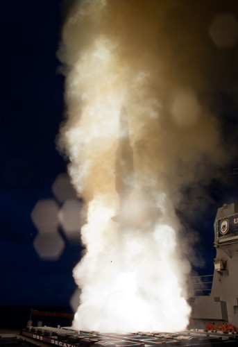 Tàu khu trục USS Decatur DDG-73 Hải quân Mỹ bắn tên lửa đánh chặn SM-3 (nguồn mạng quân sự sina Trung Quốc) Tàu khu trục USS Decatur DDG-73 Hải quân Mỹ bắn tên lửa đánh chặn SM-3 (nguồn mạng quân sự sina Trung Quốc)