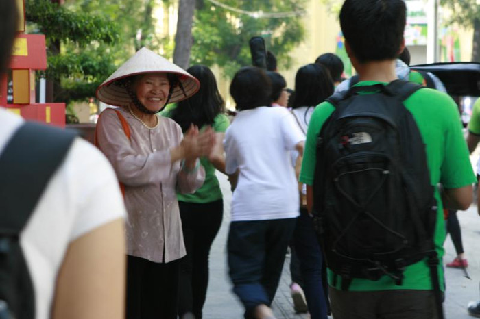 Các bạn giành được sự yêu mến đặc biệt từ các cụ già. Chùm ảnh: Tìm giải pháp cải thiện khả năng học hỏi của trẻ Chùm ảnh: Chủ tịch nước trồng cây lưu niệm tại Trường ĐH KHXH & NV Chùm ảnh: Học sinh Hà Nội co ro trong cái lạnh đầu mùa Các bạn giành được sự yêu mến đặc biệt từ các cụ già. Chùm ảnh: Tìm giải pháp cải thiện khả năng học hỏi của trẻ Chùm ảnh: Chủ tịch nước trồng cây lưu niệm tại Trường ĐH KHXH & NV Chùm ảnh: Học sinh Hà Nội co ro trong cái lạnh đầu mùa