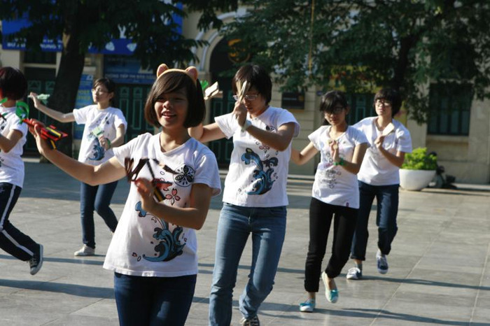 Các bạn trẻ tập nhảy, hát ở chân tượng đài Lý Thái Tổ. Chùm ảnh: Tìm giải pháp cải thiện khả năng học hỏi của trẻ Chùm ảnh: Chủ tịch nước trồng cây lưu niệm tại Trường ĐH KHXH & NV Chùm ảnh: Học sinh Hà Nội co ro trong cái lạnh đầu mùa Các bạn trẻ tập nhảy, hát ở chân tượng đài Lý Thái Tổ. Chùm ảnh: Tìm giải pháp cải thiện khả năng học hỏi của trẻ Chùm ảnh: Chủ tịch nước trồng cây lưu niệm tại Trường ĐH KHXH & NV Chùm ảnh: Học sinh Hà Nội co ro trong cái lạnh đầu mùa