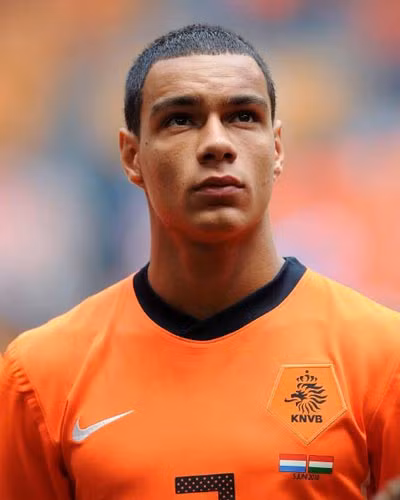 Hậu vệ Gregory van der Wiel Hậu vệ Gregory van der Wiel