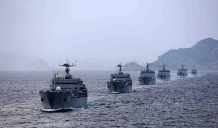 Một đàn tàu chiến Trung Quốc ra Biển Đông phô trương vũ lực (ảnh tư liệu, tháng 8 năm 2014) Một đàn tàu chiến Trung Quốc ra Biển Đông phô trương vũ lực (ảnh tư liệu, tháng 8 năm 2014)