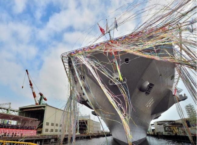 Ngày 27 tháng 8 năm 2015, Nhật Bản hạ thủy tàu sân bay trực thăng lớp Izumo thứ hai, đặt tên là Kaga Ngày 27 tháng 8 năm 2015, Nhật Bản hạ thủy tàu sân bay trực thăng lớp Izumo thứ hai, đặt tên là Kaga