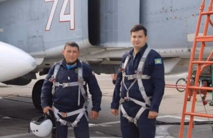Hai phi công máy bay Su-24 Nga