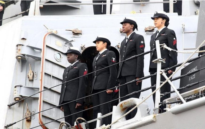 Ngày 16 tháng 11 năm 2015, tàu khu trục USS Stethem DDG-63 Hải quân Mỹ đến Thượng Hải Ngày 16 tháng 11 năm 2015, tàu khu trục USS Stethem DDG-63 Hải quân Mỹ đến Thượng Hải