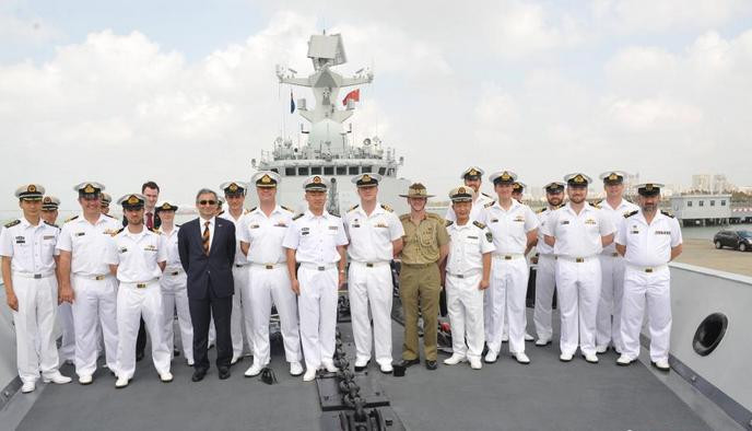 Sáng ngày 31 tháng 10 năm 2015, các tàu hộ vệ HMAS Arunta và HMAS Stuart Hải quân hoàng gia Australia đến cảng Trạm Giang, bắt đầu tiến hành thăm Hạm đội Nam Hải, Hải quân Trung Quốc, thời gian 3 ngày Sáng ngày 31 tháng 10 năm 2015, các tàu hộ vệ HMAS Arunta và HMAS Stuart Hải quân hoàng gia Australia đến cảng Trạm Giang, bắt đầu tiến hành thăm Hạm đội Nam Hải, Hải quân Trung Quốc, thời gian 3 ngày