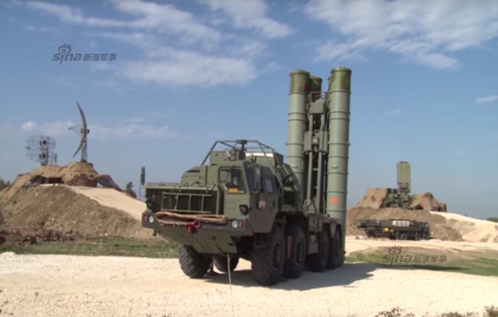 Nga triển khai hệ thống tên lửa phòng không S-400 ở Syria Nga triển khai hệ thống tên lửa phòng không S-400 ở Syria