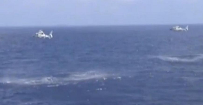 Từ ngày 17 đến ngày 19 tháng 11 năm 2015, cả 3 hạm đội lớn của Hải quân Trung Quốc gồm Hạm đội Bắc Hải, Hạm đội Đông Hải và Hạm đội Nam Hải đã tụ tập ở Biển Đông tiến hành tập trận săn ngầm và đổ bộ quy mô lớn. Trong hình là diễn tập khoa mục săn ngầm.