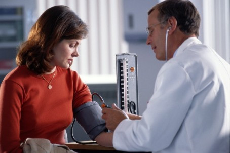 Kiểm tra sức khỏe: Hãy kiểm tra sức khỏe tim 1 lần/năm hoặc càng sớm càng tốt nếu bạn nghi ngờ có vấn đề tiềm ẩn. Kiểm tra sức khỏe: Hãy kiểm tra sức khỏe tim 1 lần/năm hoặc càng sớm càng tốt nếu bạn nghi ngờ có vấn đề tiềm ẩn.