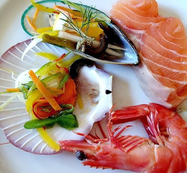 Thực phẩm chứa kẽm bao gồm ngũ cốc, hàu, gan gà, lạc, cá, trứng, hạt mè đen... Tuy nhiên, ăn bao nhiêu thì bạn nên tham khảo và hỏi ý kiến bác sĩ. Thực phẩm chứa kẽm bao gồm ngũ cốc, hàu, gan gà, lạc, cá, trứng, hạt mè đen... Tuy nhiên, ăn bao nhiêu thì bạn nên tham khảo và hỏi ý kiến bác sĩ.