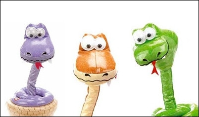 7. Dancing Snake: Gắn đồ chơi hình con rắn này vào máy nghe nhạc và nó liên tục lắc lư theo giai điệu đang được trình diễn. Ngoài ra, sản phẩm tích hợp loa gắn kèm giúp phát nhạc lớn hơn mà chất lượng của âm thanh cũng khá ổn.