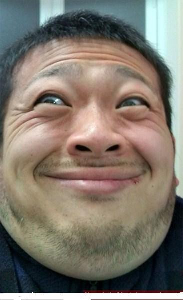 5. Lạm dụng cử chỉ trên khuôn mặt: Các chuyên gia cho rằng khi bước sang tuổi 25 thì da sẽ giảm dần độ đàn hồi. Đây cũng chính là điều khiến da mặt nhanh lão hóa và không lấy lại được sự co giãn bởi các trạng thái biểu cảm gây ra. 5. Lạm dụng cử chỉ trên khuôn mặt: Các chuyên gia cho rằng khi bước sang tuổi 25 thì da sẽ giảm dần độ đàn hồi. Đây cũng chính là điều khiến da mặt nhanh lão hóa và không lấy lại được sự co giãn bởi các trạng thái biểu cảm gây ra.