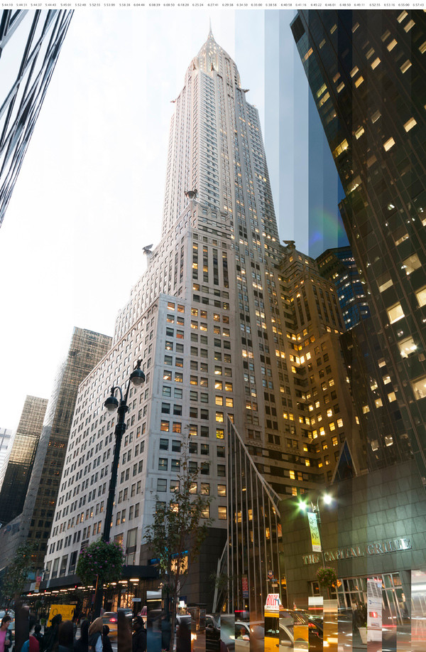 Tòa nhà Chrysler được "cắt lát" theo các khung giờ từ ban ngày tới ban đêm. Tòa nhà Chrysler được "cắt lát" theo các khung giờ từ ban ngày tới ban đêm.