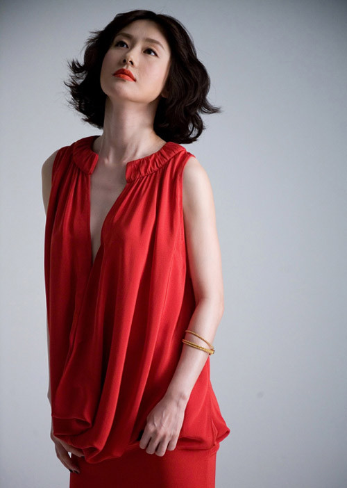 Nữ diễn viên Kim Ji Soo sinh ngày 24/10/1973.