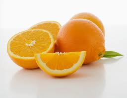 6. Cam quýt chứa nhiều vitamin A, B1, C và nhiều khoáng chất quan trọng khác tốt cho trí não: Là thực phẩm tính kiềm điển hình, có thể tiêu trừ lượng lớn các thực phẩm tính axit có hại cho hệ thần kinh, giúp tinh thần minh mẫn, hưng phấn, chống lại sự căng thẳng, mệt mỏi.