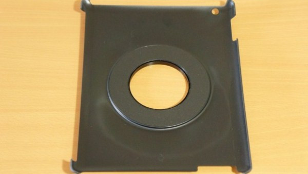 Vỏ bao iCricle sẽ trình làng với hai màu chủ đạo là đen và trắng. Chiếc vỏ bảo vệ này về cơ bản chỉ là ốp lưng của iPad. Nó được thiết kế với các phần cắt để cho máy ảnh, các nút điều khiển và các cổng. Tính về độ rộng thì nó chỉ nhỉnh hơn bề mặt iPad một chút, các góc đều được bao phủ trông khá mềm mại. Với Smart Cover của Apple, iPad sẽ được bảo vệ khá tốt. Sử dụng iCricle mỗi ngày chắc chắn sẽ làm người dùng hài lòng. Vỏ bao iCricle sẽ trình làng với hai màu chủ đạo là đen và trắng. Chiếc vỏ bảo vệ này về cơ bản chỉ là ốp lưng của iPad. Nó được thiết kế với các phần cắt để cho máy ảnh, các nút điều khiển và các cổng. Tính về độ rộng thì nó chỉ nhỉnh hơn bề mặt iPad một chút, các góc đều được bao phủ trông khá mềm mại. Với Smart Cover của Apple, iPad sẽ được bảo vệ khá tốt. Sử dụng iCricle mỗi ngày chắc chắn sẽ làm người dùng hài lòng.