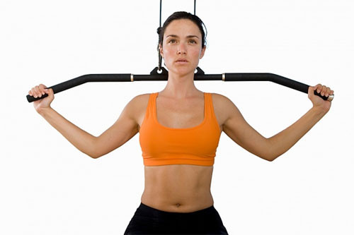 Tập thể dục quá nhiều: Tập thể dục rất tốt cho cơ thể nhưng bạn chỉ nên luyện tập với cường độ phù hợp với tình trạng sức khỏe hiện có. Đôi khi, chúng ta chỉ cần ngồi thư giãn lại tốt hơn so với việc lao đầu vào luyện tập.