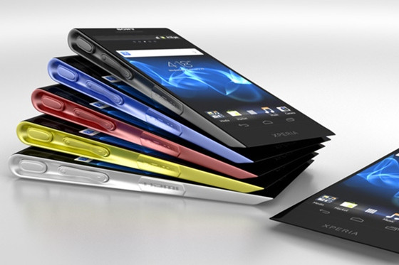 Được nhà thiết kế Abel Verdezoto sáng tạo, điện thoại sở hữu vẻ ngoài độc đáo với chiều dày giảm dần từ trên xuống dưới (từ 11,2mm đến 5,5mm). Máy cũng hỗ trợ cổng kết nối miniHDMI, khe cắm thẻ nhớ microSD và hai camera trước sau. Được nhà thiết kế Abel Verdezoto sáng tạo, điện thoại sở hữu vẻ ngoài độc đáo với chiều dày giảm dần từ trên xuống dưới (từ 11,2mm đến 5,5mm). Máy cũng hỗ trợ cổng kết nối miniHDMI, khe cắm thẻ nhớ microSD và hai camera trước sau.