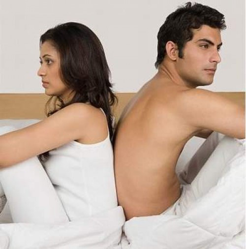 4. Góc cương dương giảm đi: Đàn ông giữa tuổi 30 và 50 có góc cương dương vật nhỏ hơn so với khi còn trẻ. Sau tuổi 50, góc cương còn giảm mạnh hơn nữa bởi bệnh tim mạch, thường xảy ra khi đàn ông ở độ tuổi 50-70. 4. Góc cương dương giảm đi: Đàn ông giữa tuổi 30 và 50 có góc cương dương vật nhỏ hơn so với khi còn trẻ. Sau tuổi 50, góc cương còn giảm mạnh hơn nữa bởi bệnh tim mạch, thường xảy ra khi đàn ông ở độ tuổi 50-70.