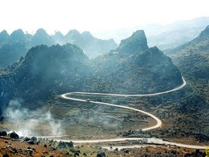 Hùng vĩ cao nguyên đá Đồng Văn. (Ảnh: Văn Phát/TTXVN) Hùng vĩ cao nguyên đá Đồng Văn. (Ảnh: Văn Phát/TTXVN)