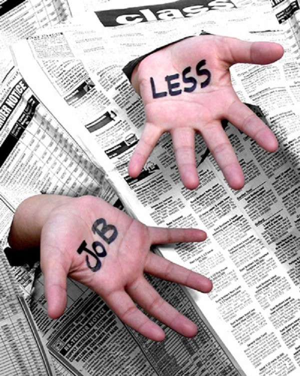 Tổ chức Lao động Quốc tế dự báo: Vào năm 2013, sẽ có thêm 5 triệu người bị thất nghiệp. Tính trung bình, cứ mỗi 7 giây, một người lại phải từ bỏ công việc của mình. Ảnh hưởng của suy thoái kinh tế kéo dài sẽ thực sự làm xã hội loài người đi xuống một cách thê thảm. Tổ chức Lao động Quốc tế dự báo: Vào năm 2013, sẽ có thêm 5 triệu người bị thất nghiệp. Tính trung bình, cứ mỗi 7 giây, một người lại phải từ bỏ công việc của mình. Ảnh hưởng của suy thoái kinh tế kéo dài sẽ thực sự làm xã hội loài người đi xuống một cách thê thảm.