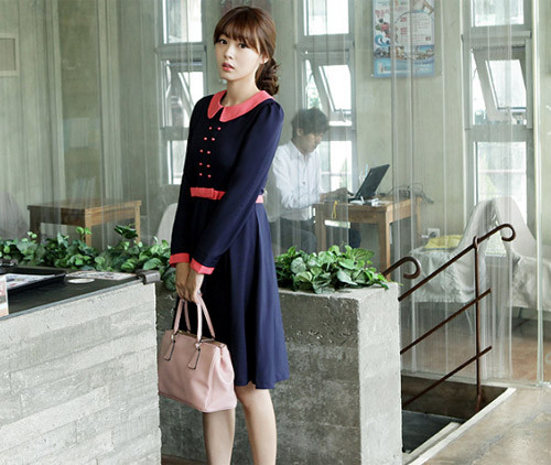 Túi có màu sắc trung tính giúp bạn dễ dàng hơn trong việc mix trang phục đi cùng. Túi có màu sắc trung tính giúp bạn dễ dàng hơn trong việc mix trang phục đi cùng.