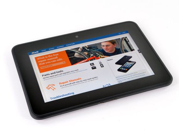 Mặt trước của máy, viền màn hình khá lớn.