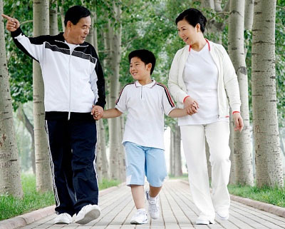 Ngồi xe ít: Đi bộ mỗi ngày càng nhiều càng tốt. Bạn sẽ khỏe hơn, ngay cả khi không giảm được cân nào. Đi bộ làm tăng sự hấp thu của đường vào tế bào cơ thể, thay vì đi vào máu. Ngồi xe ít: Đi bộ mỗi ngày càng nhiều càng tốt. Bạn sẽ khỏe hơn, ngay cả khi không giảm được cân nào. Đi bộ làm tăng sự hấp thu của đường vào tế bào cơ thể, thay vì đi vào máu.