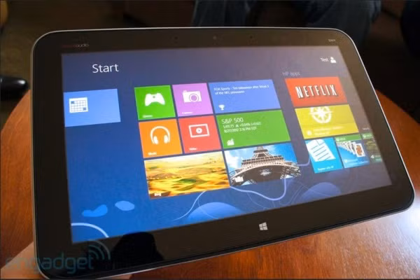 HP Envy x2: Không năm ngoài cuộc đua "lai hóa" laptop, HP giới thiệu chiếc Envy x2. Envy x2 có thiết kế nhôm đẹp mắt, hỗ trợ NFC, bút cảm ứng, công nghệ âm thanh Beats Audio và màn hình IPS độ phân giải 1366 x 768 pixel (cho độ sáng 400 nit). Ở chế độ tablet, máy dày 8,5 mm và nặng 680 gram. Thanh dock bàn phím nặng 725 gram. Không như các sản phẩm của đối thủ, Envy x2 kết hợp cả nam châm và chốt cơ học để kết nối phần tablet với bàn phím rời. Envy x2 có camera 8 MP mặt sau, bộ nhớ lưu trữ 64 GB, khe cắm thẻ microSD (các kết nối trên riêng phần tablet, chưa cần gắn thêm bàn phím ngoài).