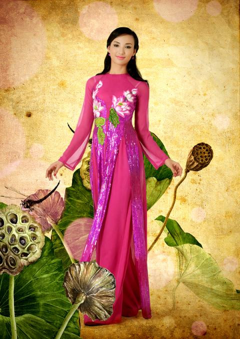 Ngọc Diễm e lệ với áo dài hoa sen Ngọc Diễm e lệ với áo dài hoa sen