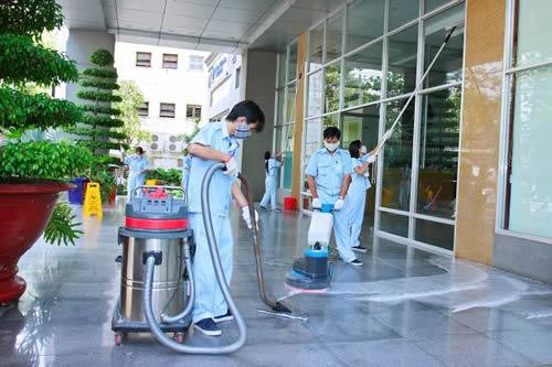 Những nơi bị nhiễm bệnh có thể được làm sạch trước tiên bằng nước xà phòng sau đó khử trùng bằng dung dịch. Tránh các tiếp xúc thân mật với người bệnh như hôn, vuốt ve, dùng chung dụng cụ… Những nơi bị nhiễm bệnh có thể được làm sạch trước tiên bằng nước xà phòng sau đó khử trùng bằng dung dịch. Tránh các tiếp xúc thân mật với người bệnh như hôn, vuốt ve, dùng chung dụng cụ…