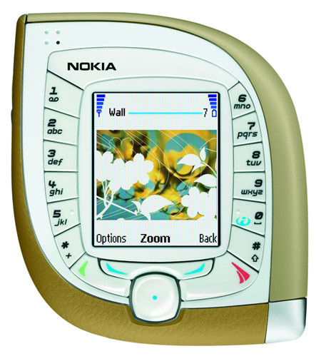 Nokia 7600 nổi bật với thiết kế hình giọt nước, tuy nhiên, giao diện khó sử dụng. Nokia 7600 nổi bật với thiết kế hình giọt nước, tuy nhiên, giao diện khó sử dụng.