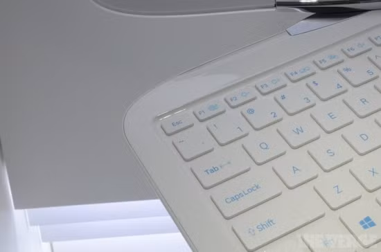 Các đường nét mềm mại và bóng bẩy.