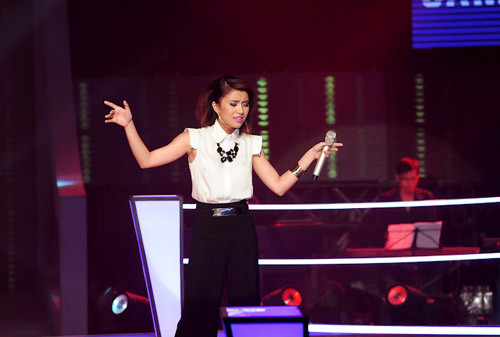 Cách phối đồ của Tiêu Châu Như Quỳnh cũng phần nào bị ảnh hưởng bởi Hà Hồ.