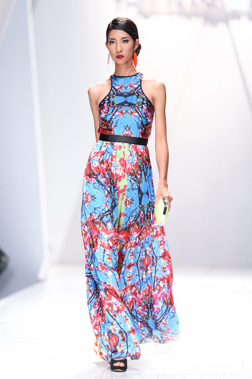 Người mẫu Trang Phạm và mẫu thiết kế đẹp mắt. Người mẫu Trang Phạm và mẫu thiết kế đẹp mắt.