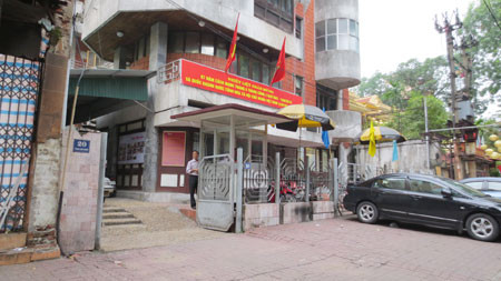 Ngày 23/4/2012, đối tác ngoại VimpelCom đã bán hết 49% cổ phần cho Công ty TNHH Nhà nước một thành viên Truyền dẫn và dịch vụ hạ tầng Gtel với giá 45 triệu USD. Theo đó, Beeline chính thức trở thành công ty 100% vốn của các cổ đông trong nước. Ảnh: Trụ sở của Công ty CP Thương mại và Dịch vụ Kỹ thuật Gtel, đại lý phân phối của Beeline tại 20 Phan Bội Châu, Hà Nội. Ngày 23/4/2012, đối tác ngoại VimpelCom đã bán hết 49% cổ phần cho Công ty TNHH Nhà nước một thành viên Truyền dẫn và dịch vụ hạ tầng Gtel với giá 45 triệu USD. Theo đó, Beeline chính thức trở thành công ty 100% vốn của các cổ đông trong nước. Ảnh: Trụ sở của Công ty CP Thương mại và Dịch vụ Kỹ thuật Gtel, đại lý phân phối của Beeline tại 20 Phan Bội Châu, Hà Nội.