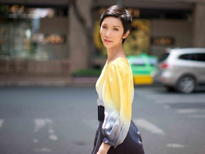 Xuân Lan cũng phẳng lì. Xuân Lan cũng phẳng lì.