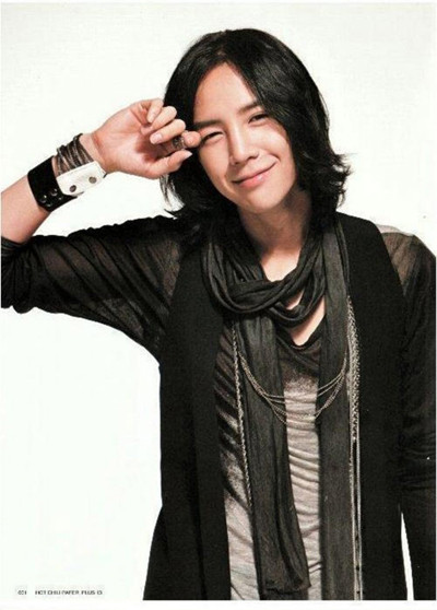 Áo xuyên thấu cũng không ít lần được Jang Geun Suk diện trong nhiều dịp khác nhau. Áo xuyên thấu cũng không ít lần được Jang Geun Suk diện trong nhiều dịp khác nhau.