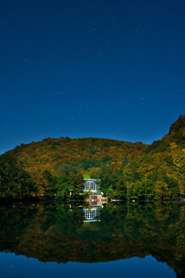 Sau chiến tranh, các binh sĩ bị trúng hơi độc trong chiến tranh được đưa đến hồ để an dưỡng. Họ khỏe lại nhờ không khí trong lành tại vùng đất này. Sau chiến tranh, các binh sĩ bị trúng hơi độc trong chiến tranh được đưa đến hồ để an dưỡng. Họ khỏe lại nhờ không khí trong lành tại vùng đất này.