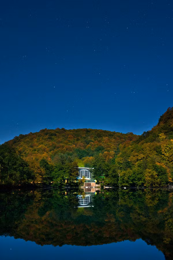 Sau chiến tranh, các binh sĩ bị trúng hơi độc trong chiến tranh được đưa đến hồ để an dưỡng. Họ khỏe lại nhờ không khí trong lành tại vùng đất này.