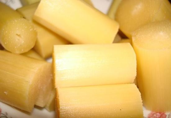 1. Mía: Mía bỏ vỏ, rửa sạch. Ép lấy nước uống vài lần sẽ giúp bạn tỉnh cơn say. 1. Mía: Mía bỏ vỏ, rửa sạch. Ép lấy nước uống vài lần sẽ giúp bạn tỉnh cơn say.