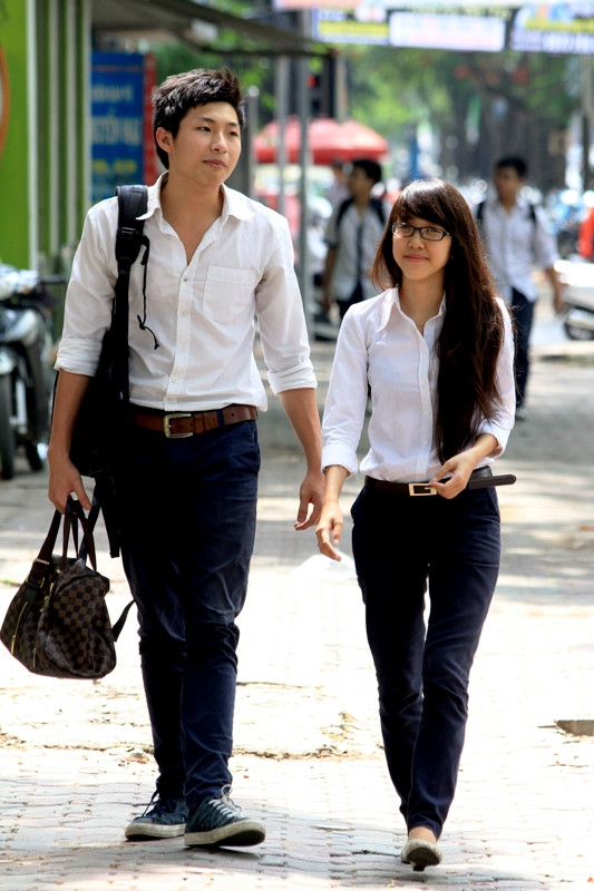 Những vẻ đẹp hồn nhiên, tinh khiết của lứa tuổi học trò tại kỳ thi tốt nghiệp THPT 2012.