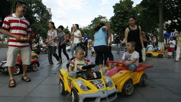 Chơi các trò chơi hiện đại. Chơi các trò chơi hiện đại.