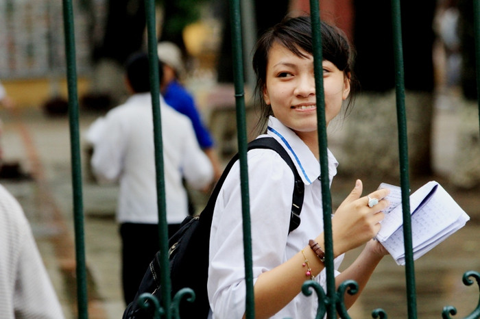 Vẫn còn nhiều thí sinh quên không mang CMTND phải nhờ người nhà về lấy. Vẫn còn nhiều thí sinh quên không mang CMTND phải nhờ người nhà về lấy.