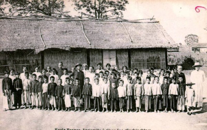 Học sinh trường làng Học sinh trường làng