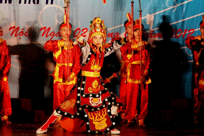 Các tiết mục biểu diễn thể hiện sự công phu trong trang phục. Các tiết mục biểu diễn thể hiện sự công phu trong trang phục.