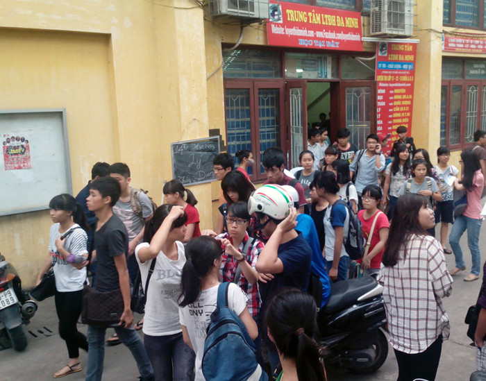 Ôn thi đại học cấp tốc: giá cao, ít người học ảnh 1